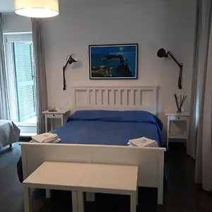 casa-chiocconi.hotelitalianriviera.com/