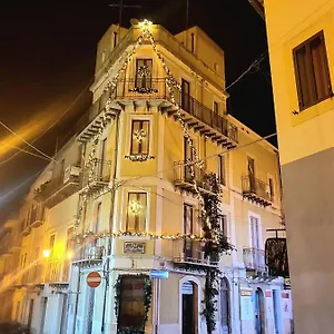 Bed & Breakfast L'angolo Sulla Piazza, Mirabella Imbaccari